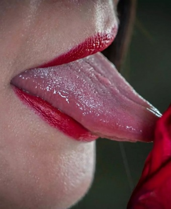 Со мной ты сможешь окунуться в мир похоти и наслаждения. У меня множество опытных фантазий и смелых возможностей, чтобы удовлетворить даже самые сокровенные желания. Я гарантирую тебе полный релакс и экстаз. Фото подтверждают мою красоту и знойность. Заказывай встречу со мной и ты не пожалеешь, мой дорогой! 😘💋 Обожаю получать отзывы о своих услугах, так что не стесняйся делиться своими впечатлениями! Буду ждать в горячем ожидании тебя, чтобы сделать твои фантазии ярче и реальными. До встречи, мой красавчик! 😉🔥 426, 35 лет