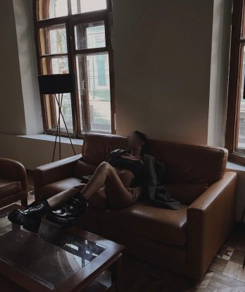 Ненасытная красотка ждет тебя в своем уютном гнездышке. Готова исполнить любые твои желания и фантазии. Позволь мне удовлетворить тебя полностью! 5974, 21 год